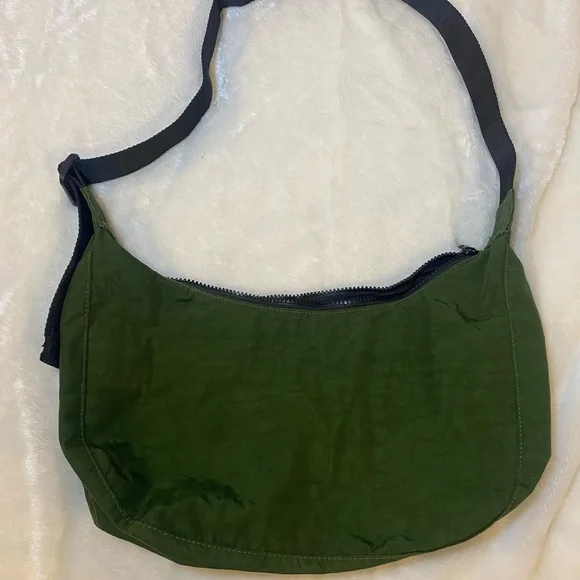 BAGGU Bay Laurel Medium Crescent Bag - Picture 5 of 15